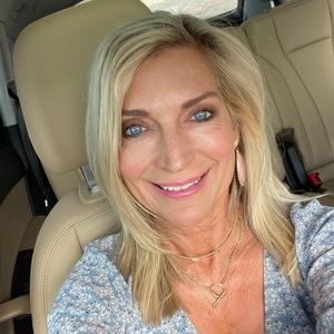 Meet your Posher, Alyson